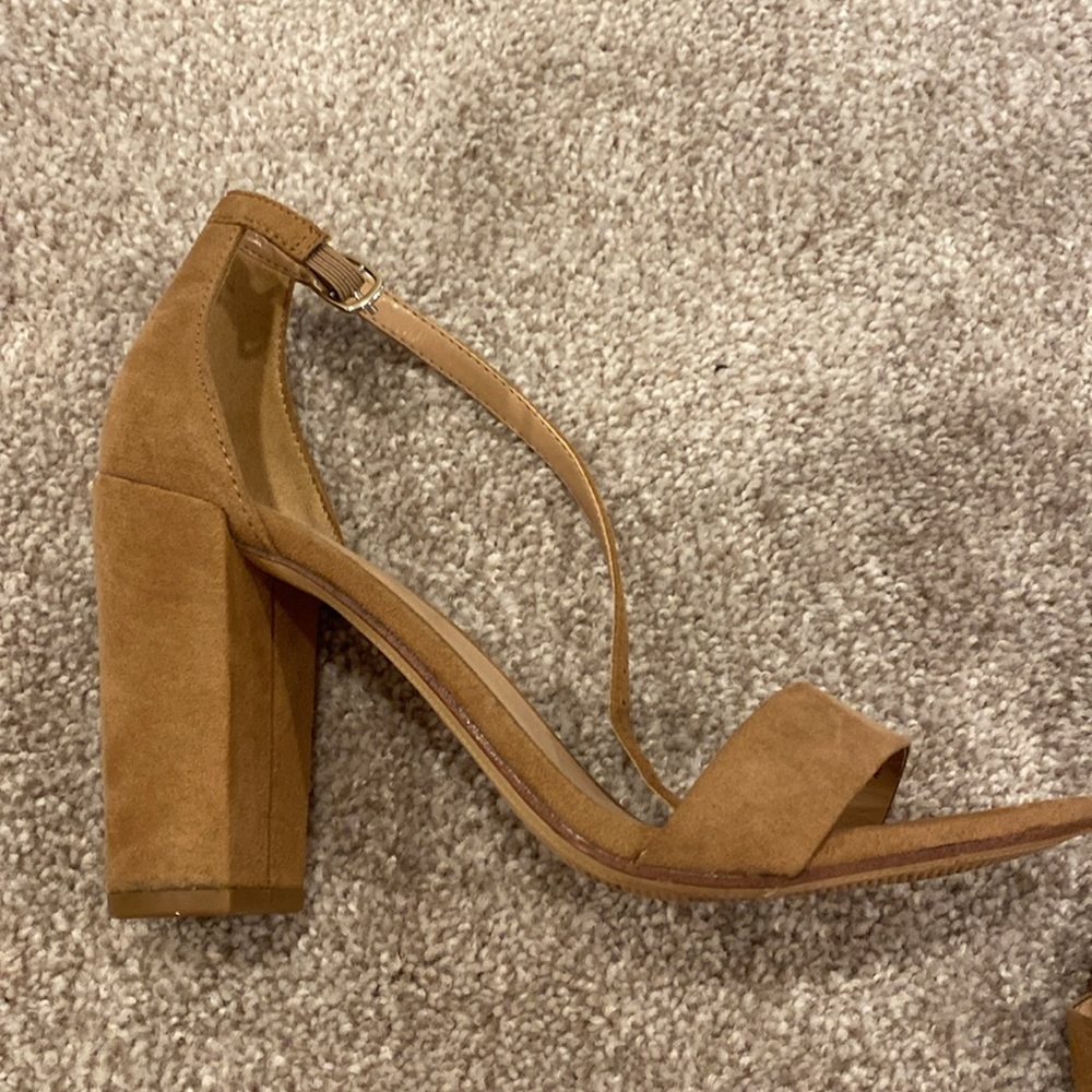 Tan Heels - Picture 2 of 3